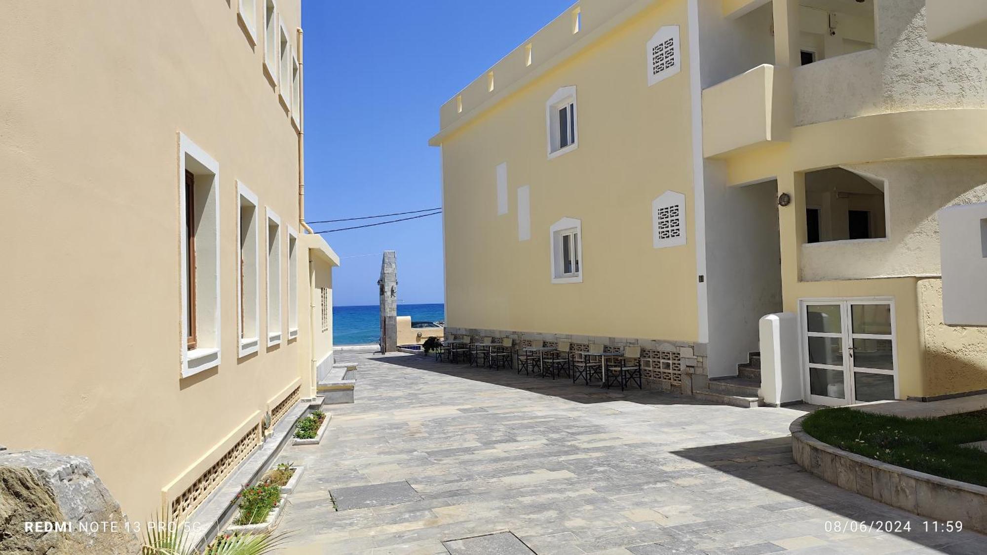 Niros Beachfront Aparthotel Kokkini Hani Екстериор снимка