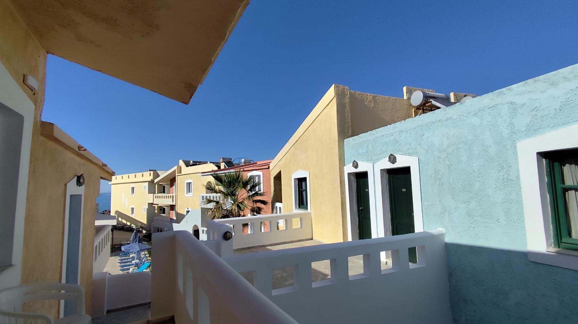 Niros Beachfront Aparthotel Kokkini Hani Екстериор снимка