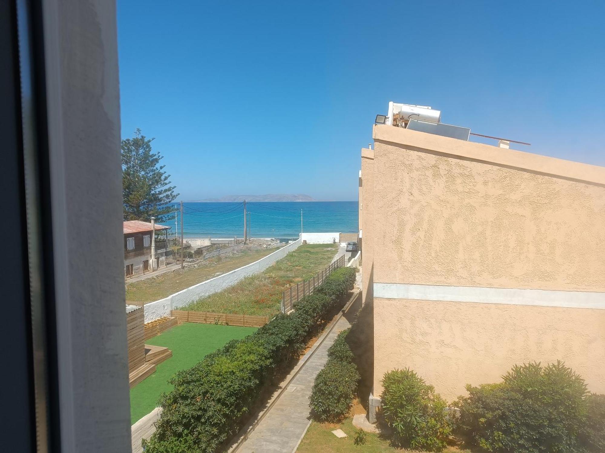 Niros Beachfront Aparthotel Kokkini Hani Стая снимка