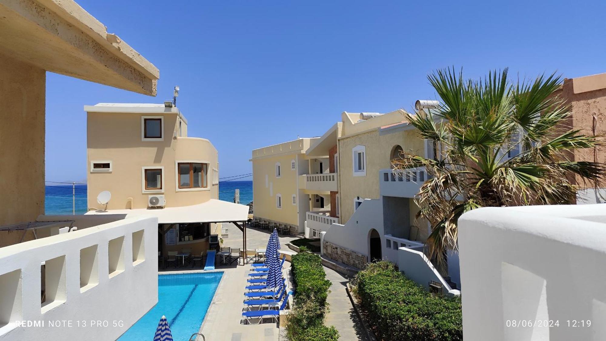 Niros Beachfront Aparthotel Kokkini Hani Екстериор снимка