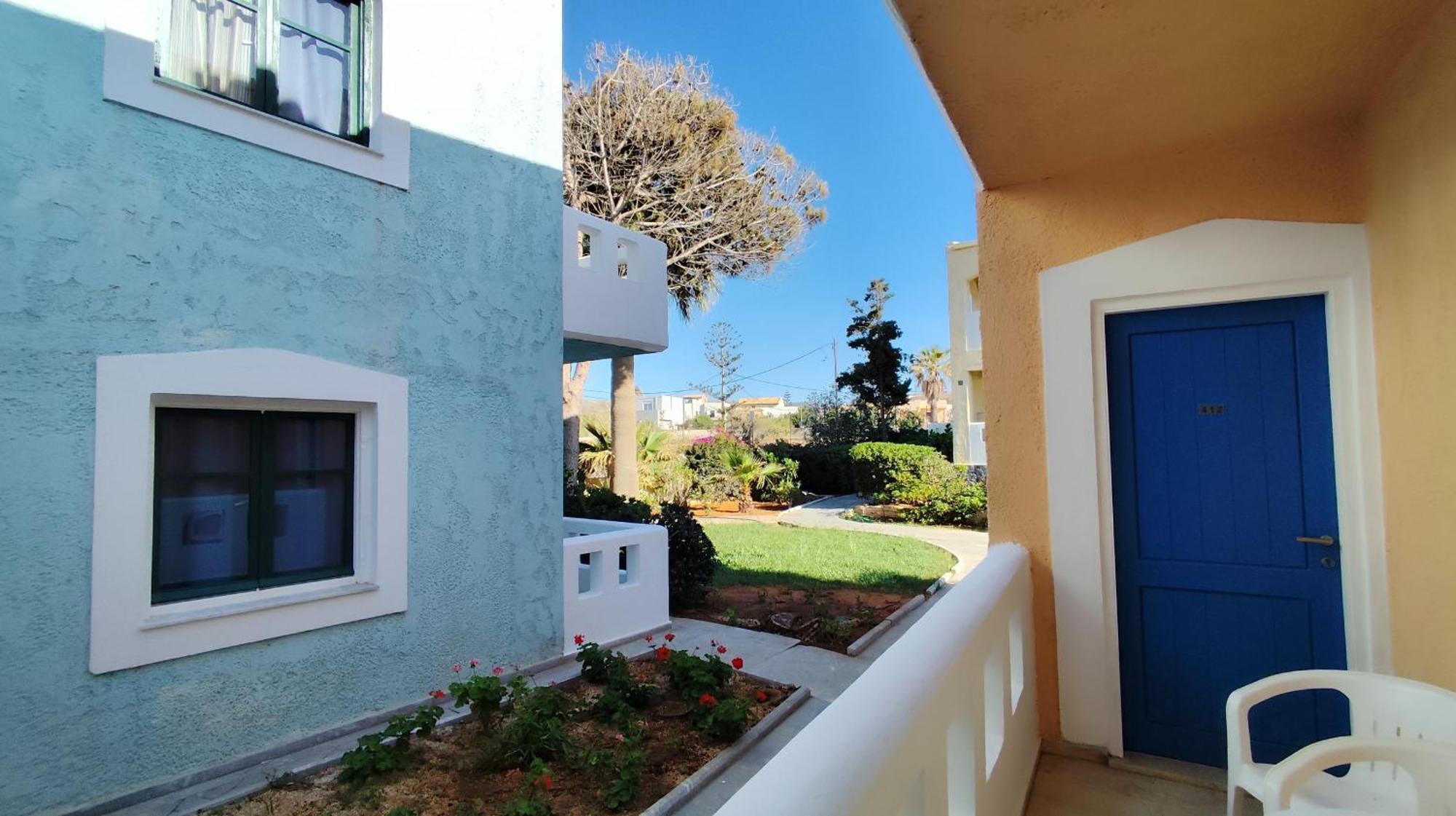 Niros Beachfront Aparthotel Kokkini Hani Екстериор снимка