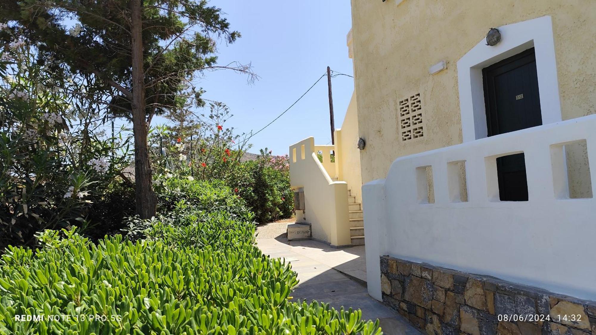 Niros Beachfront Aparthotel Kokkini Hani Екстериор снимка