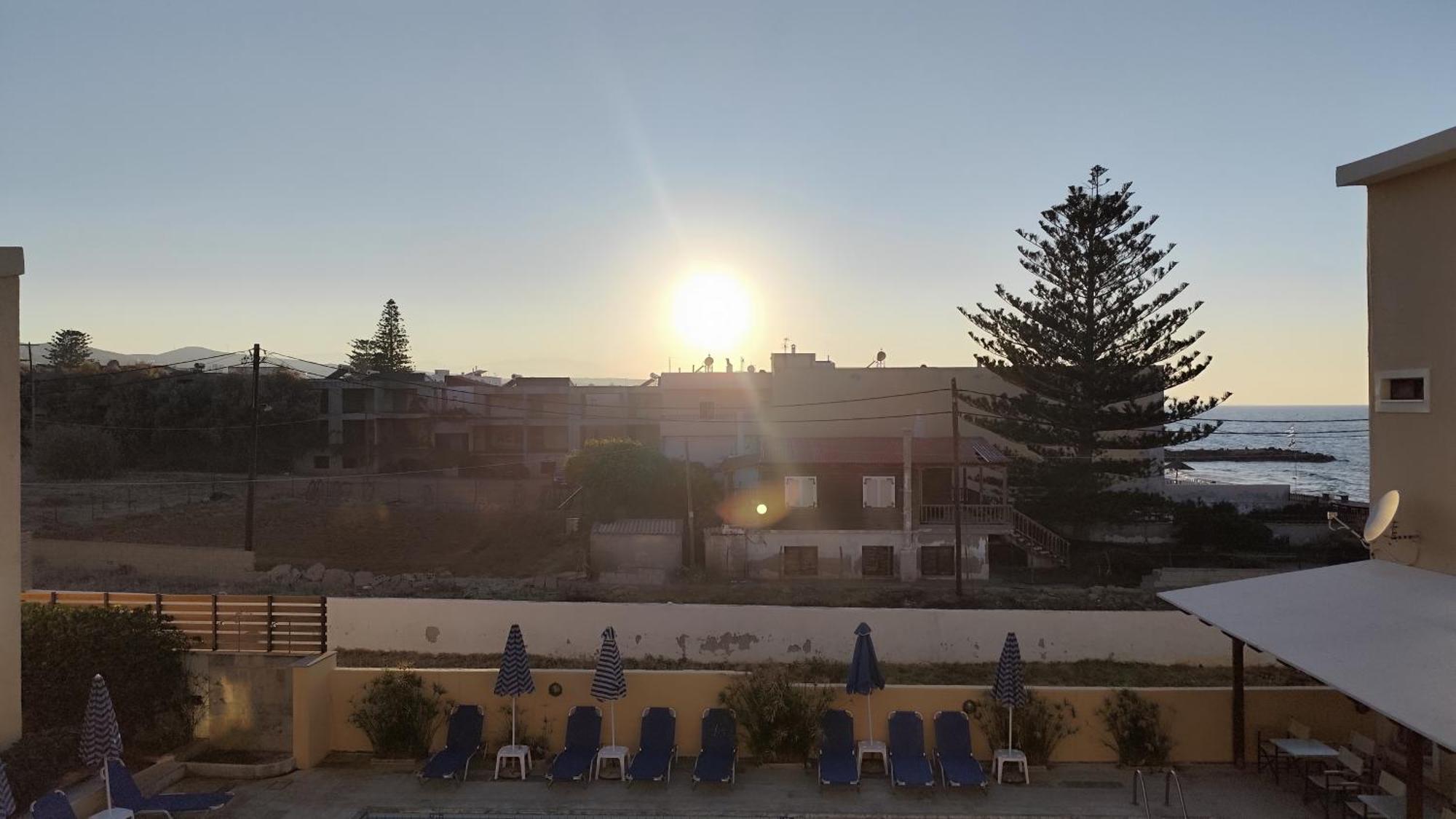 Niros Beachfront Aparthotel Kokkini Hani Екстериор снимка