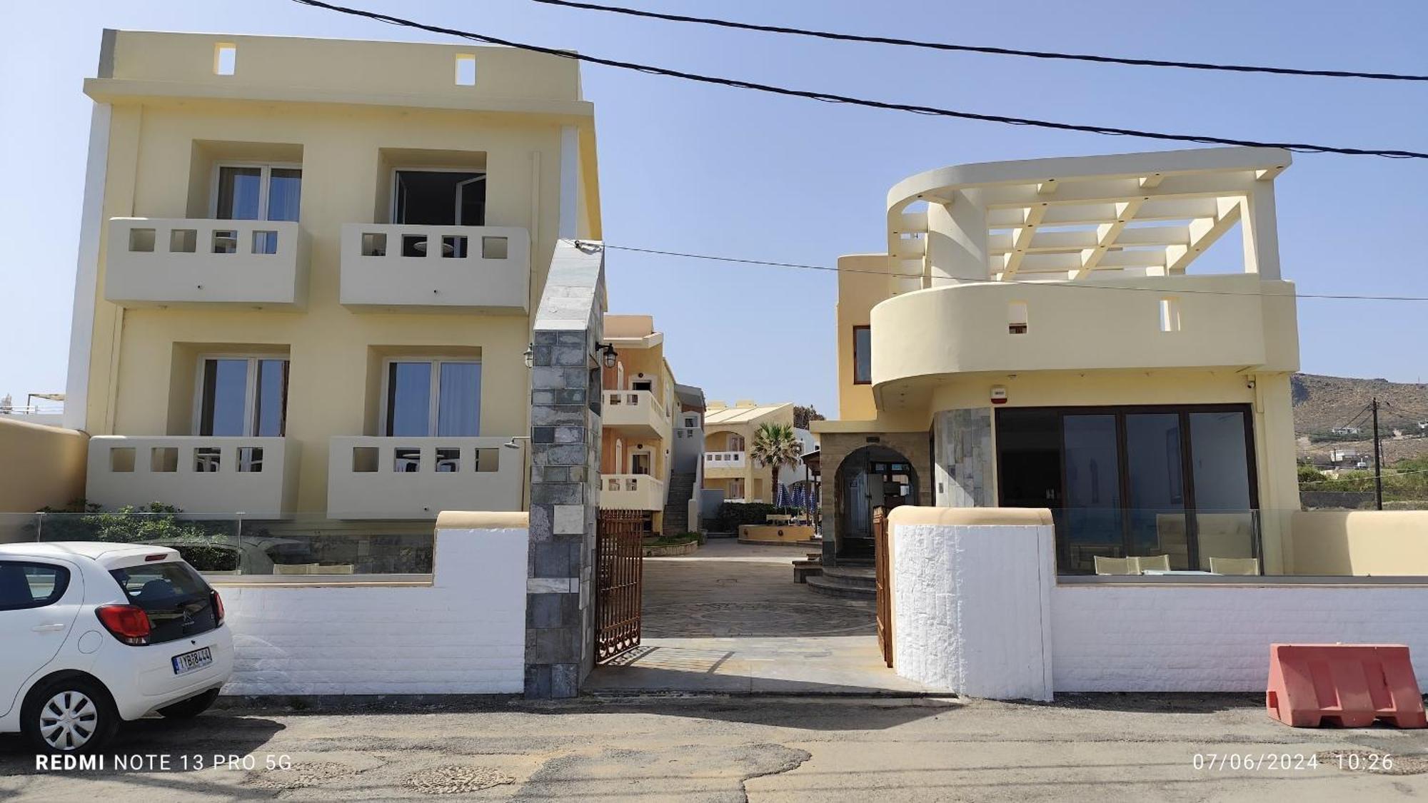 Niros Beachfront Aparthotel Kokkini Hani Екстериор снимка