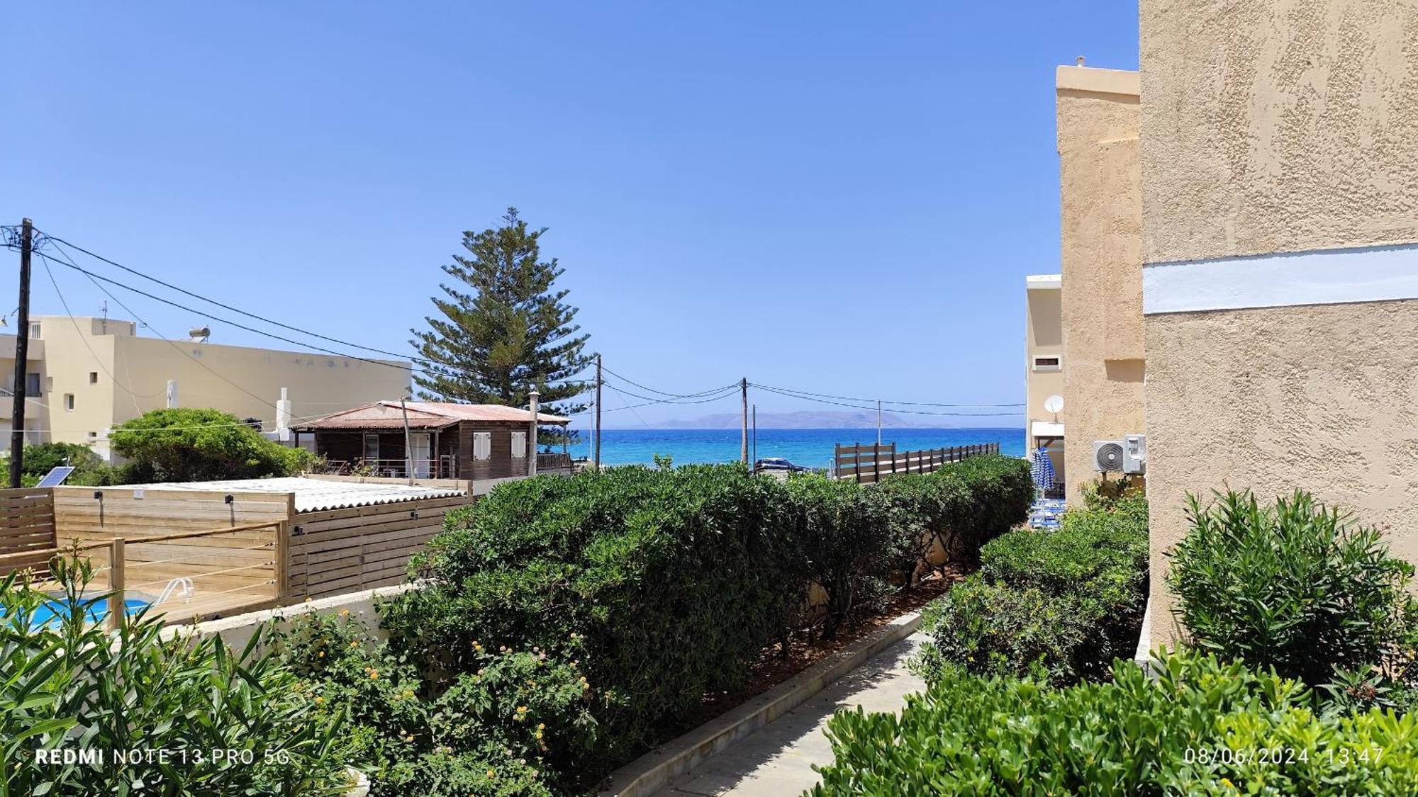 Niros Beachfront Aparthotel Kokkini Hani Екстериор снимка