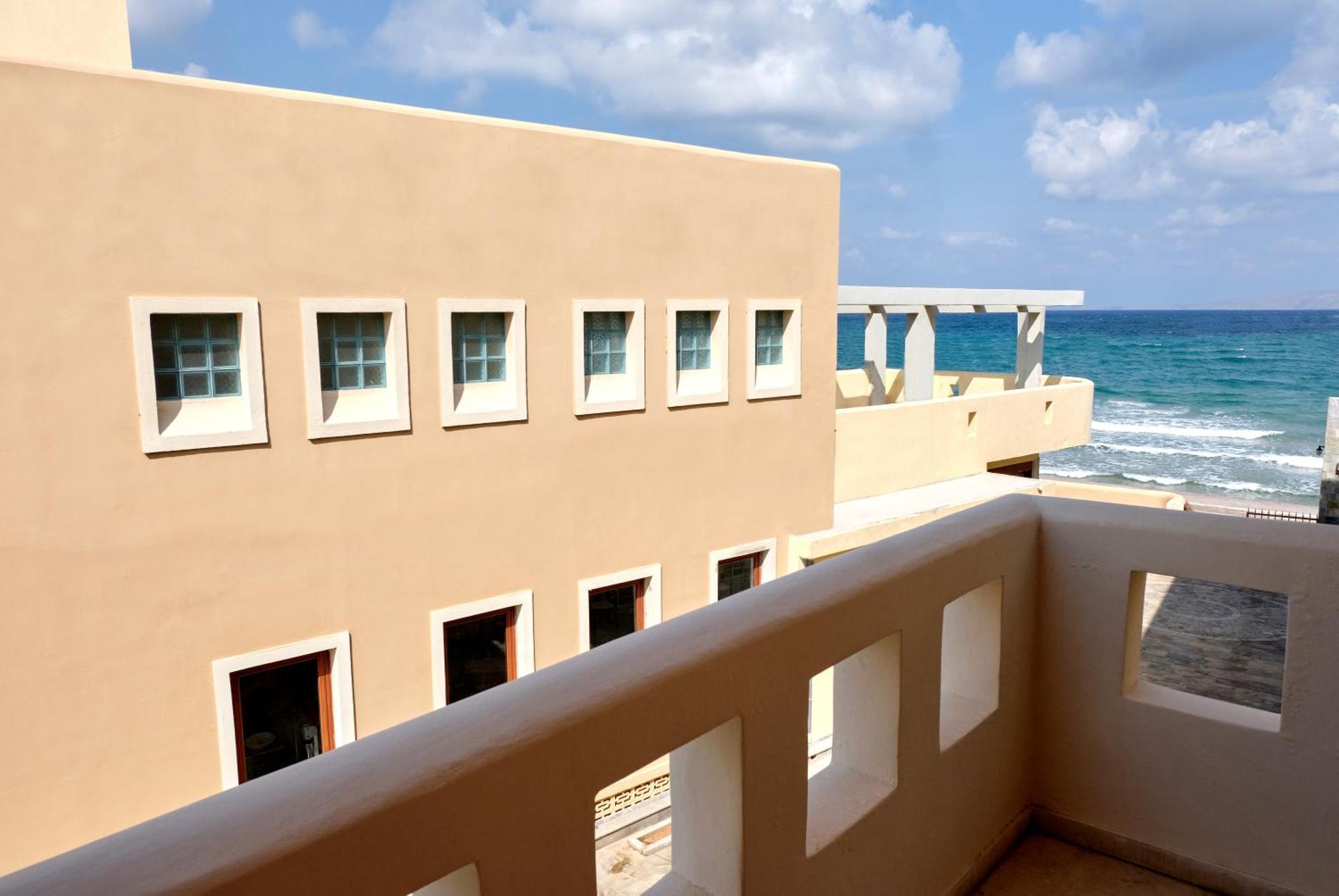 Niros Beachfront Aparthotel Kokkini Hani Екстериор снимка